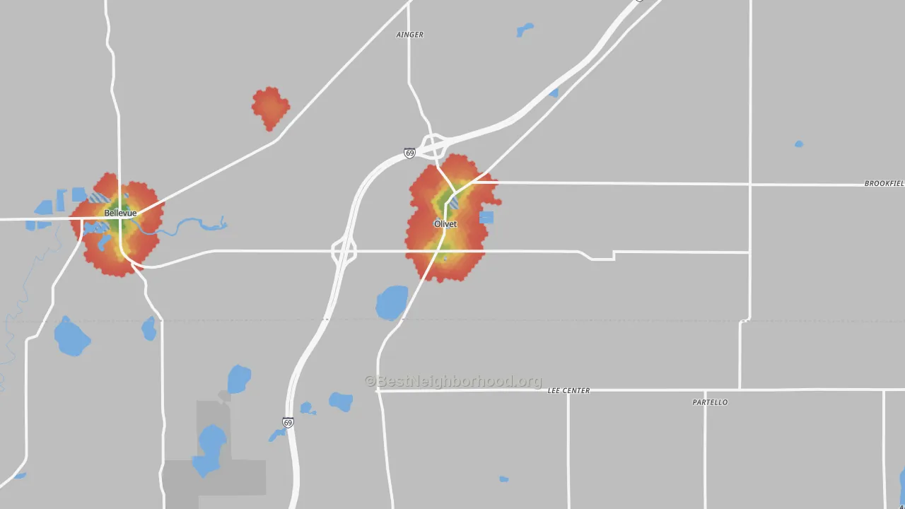 Walk Grade map of Olivet, MI, walkable areas in green and car-dependent areas in red