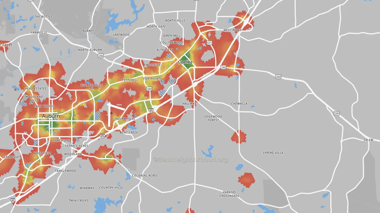 Walk Grade map of Opelika, AL, walkable areas in green and car-dependent areas in red
