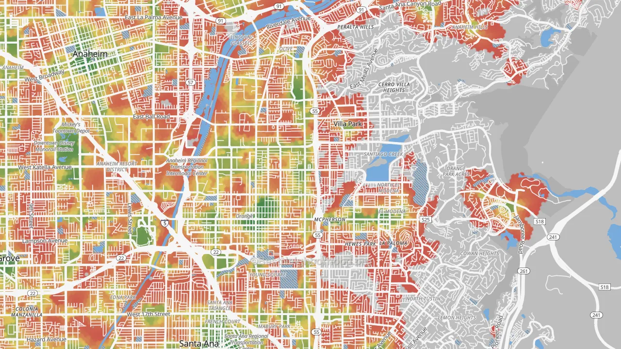 Walk Grade map of Orange, CA, walkable areas in green and car-dependent areas in red