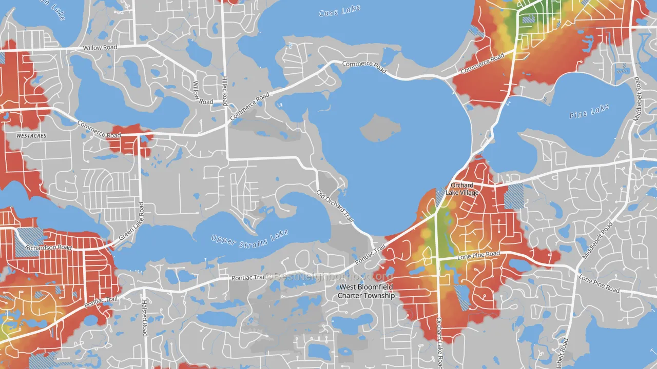 Walk Grade map of Orchard Lake Village, MI, walkable areas in green and car-dependent areas in red