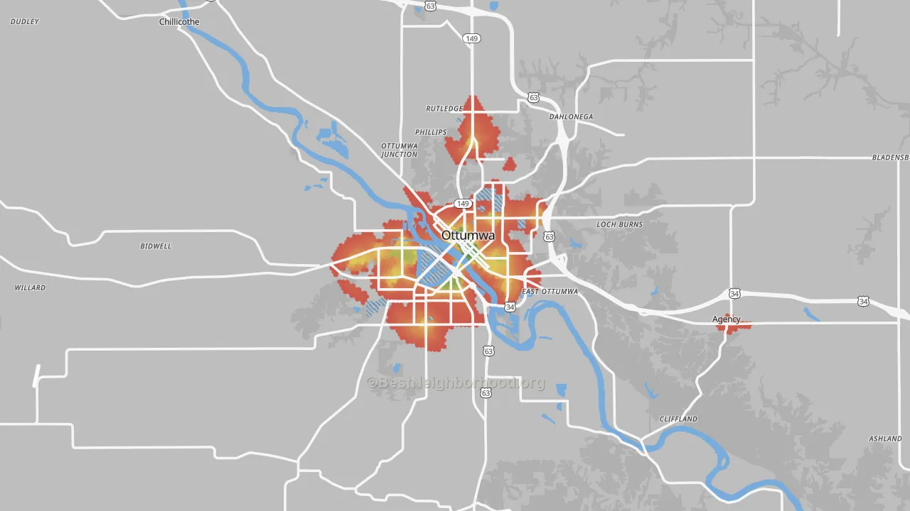Walk Grade map of Ottumwa, IA, walkable areas in green and car-dependent areas in red