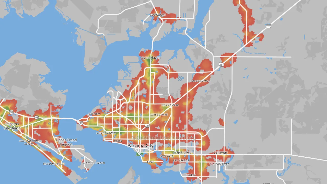 Walk Grade map of Panama City, FL, walkable areas in green and car-dependent areas in red