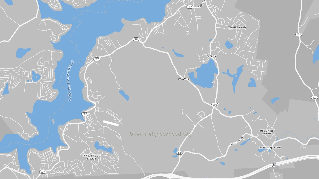 Walk Grade map of Paupack, PA, walkable areas in green and car-dependent areas in red