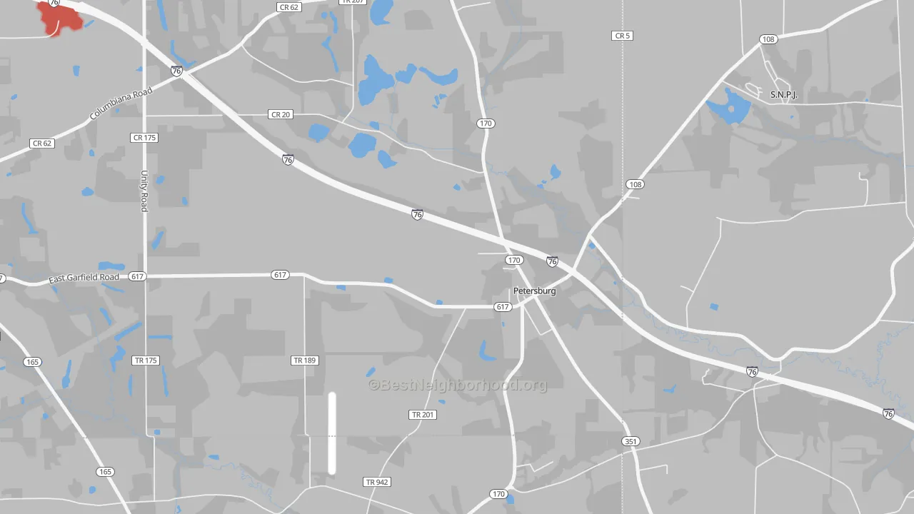 Walk Grade map of Petersburg, OH, walkable areas in green and car-dependent areas in red