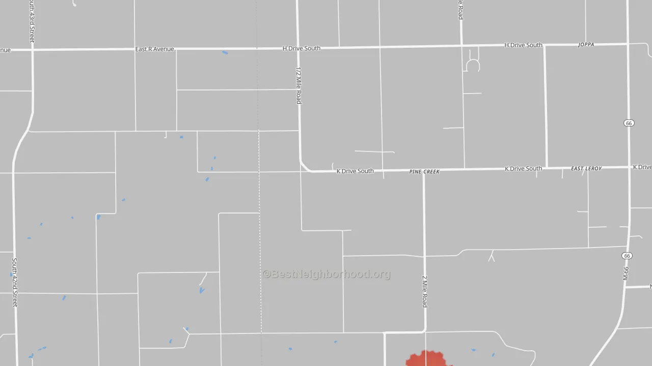 Walk Grade map of Pine Creek, MI, walkable areas in green and car-dependent areas in red
