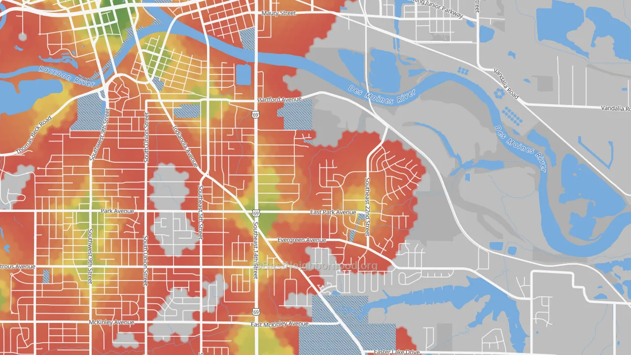 Walk Grade map of Pioneer Park, Des Moines, IA, walkable areas in green and car-dependent areas in red