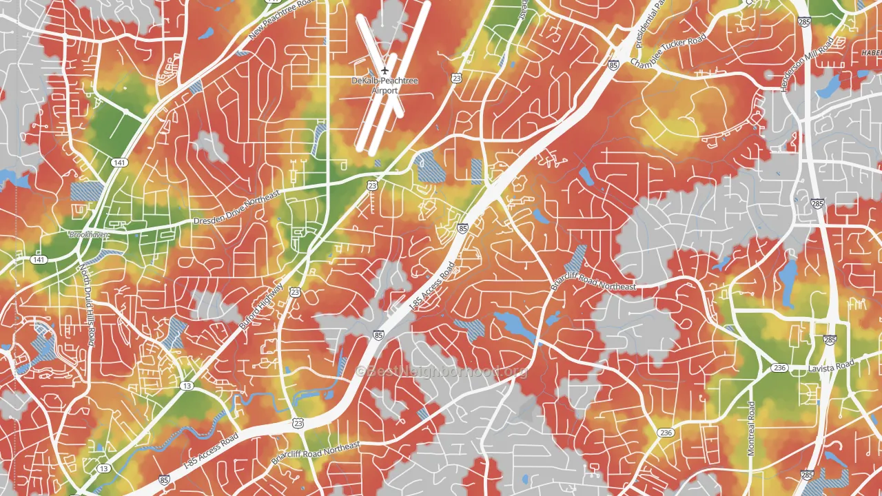 Walk Grade map of Plymouth Colony, Atlanta, GA, walkable areas in green and car-dependent areas in red