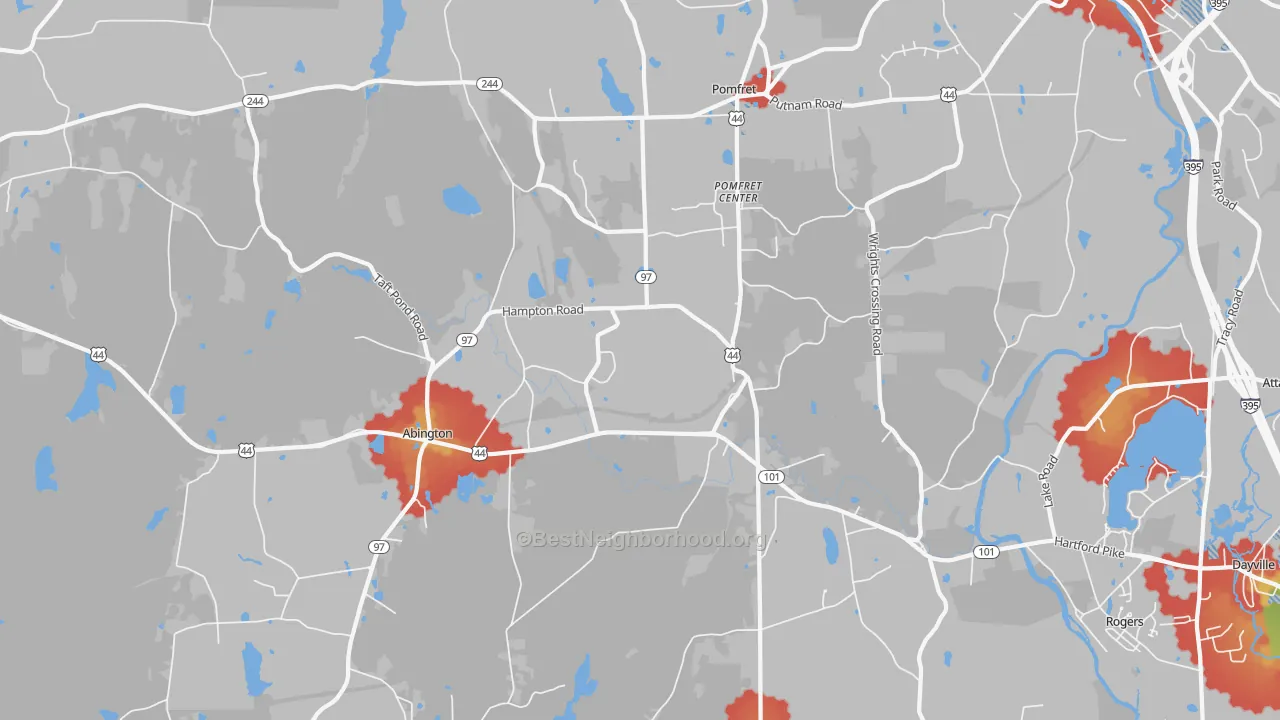 Walk Grade map of Pomfret Center, CT, walkable areas in green and car-dependent areas in red