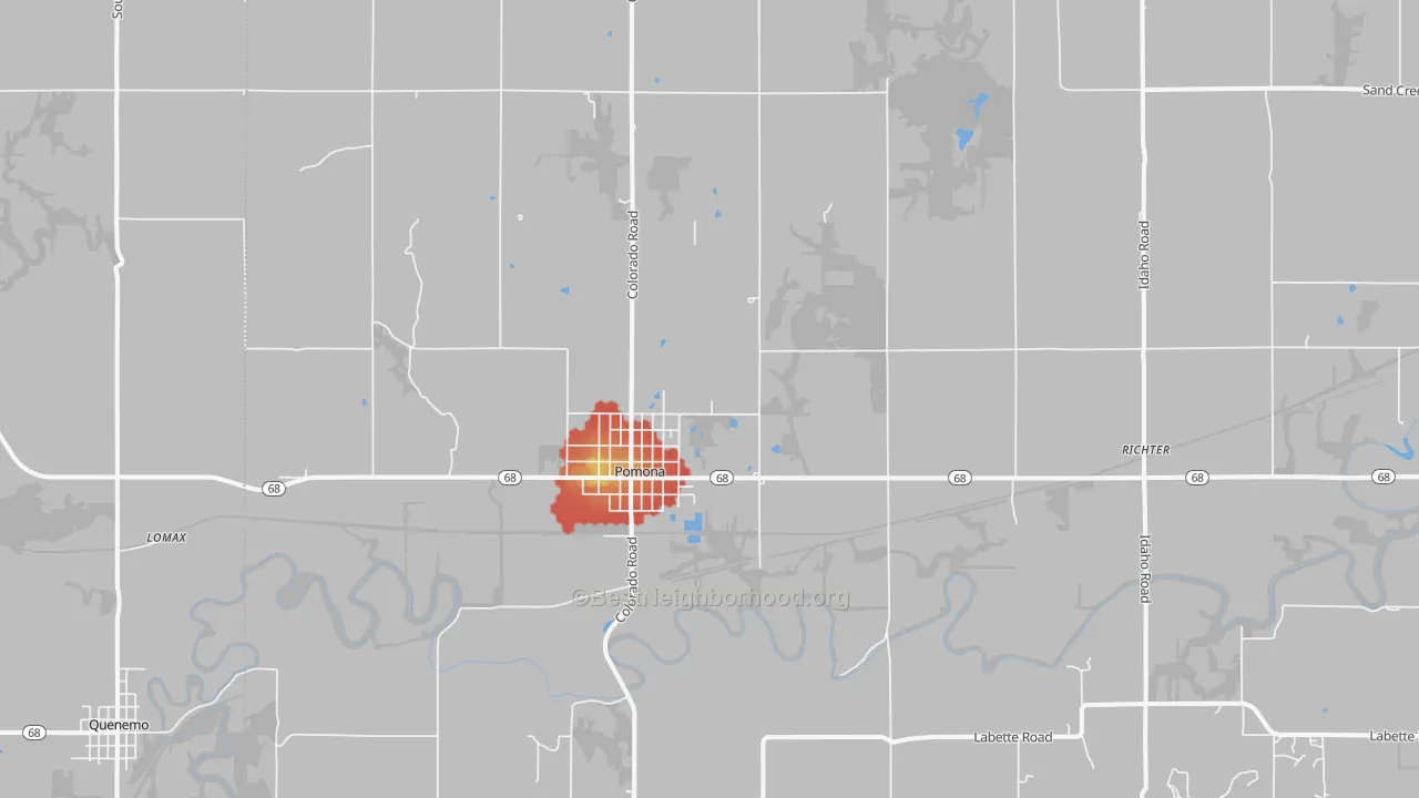 Walk Grade map of Pomona, KS, walkable areas in green and car-dependent areas in red