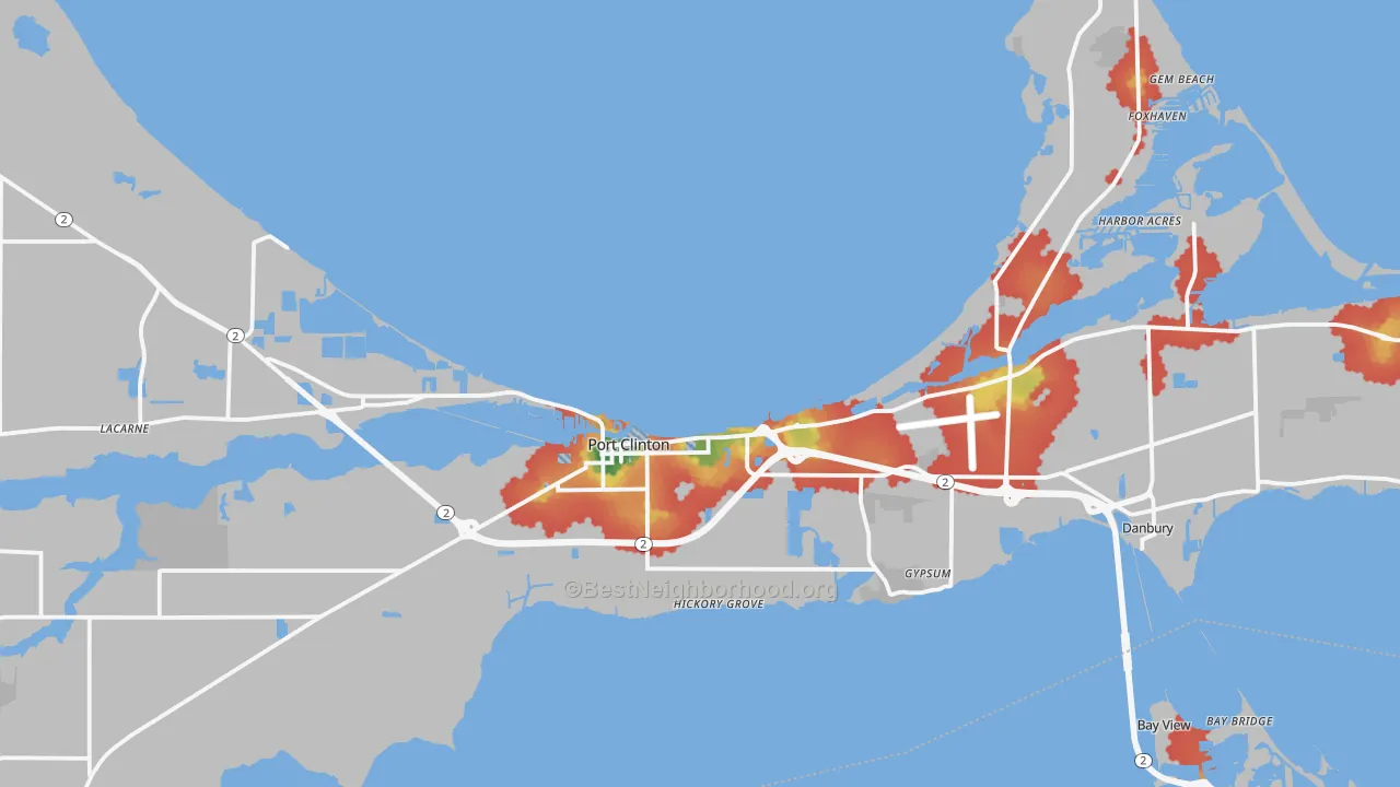 Walk Grade map of Port Clinton, OH, walkable areas in green and car-dependent areas in red