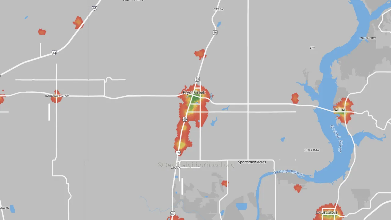 Walk Grade map of Pryor, OK, walkable areas in green and car-dependent areas in red