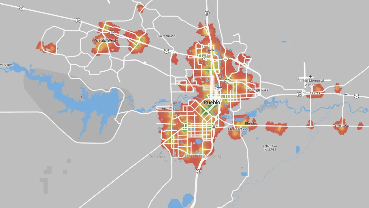 Walk Grade map of Pueblo County, CO, walkable areas in green and car-dependent areas in red