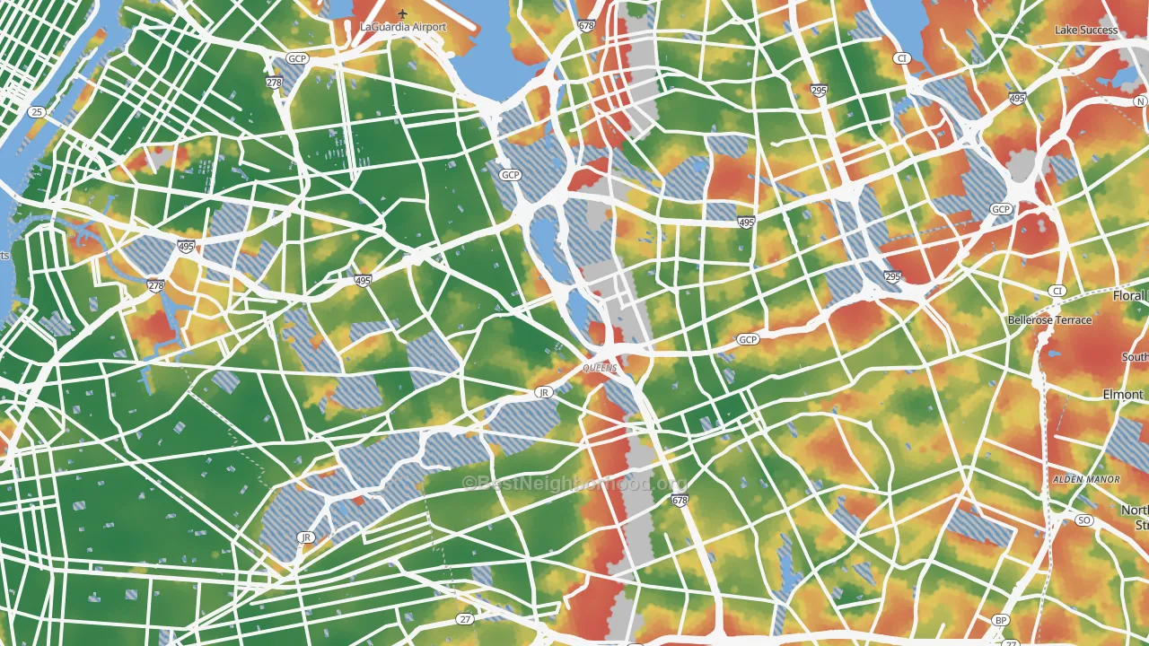 Walk Grade map of Queens County, NY, walkable areas in green and car-dependent areas in red