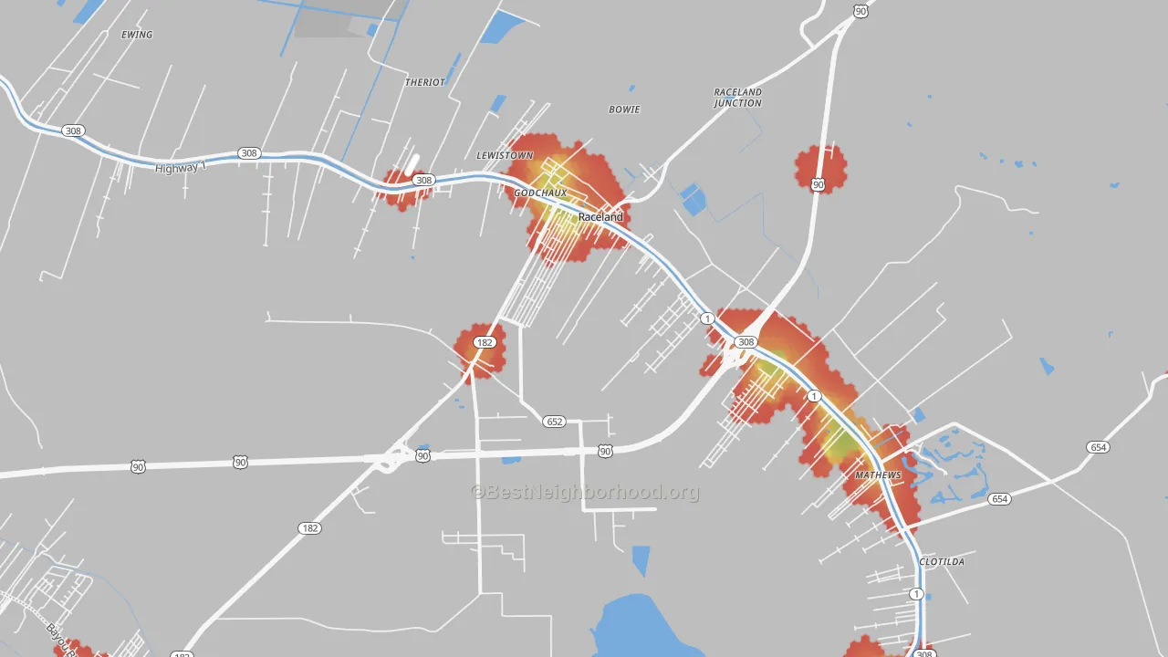 Walk Grade map of Raceland, LA, walkable areas in green and car-dependent areas in red