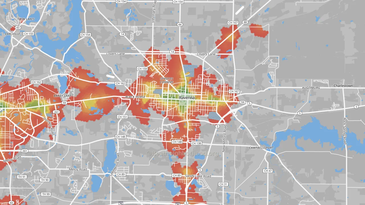 Walk Grade map of Ravenna, OH, walkable areas in green and car-dependent areas in red