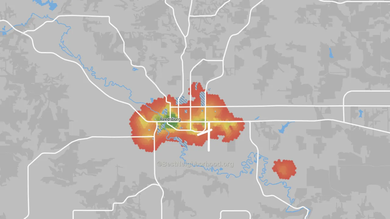 Walk Grade map of Reedsburg, WI, walkable areas in green and car-dependent areas in red
