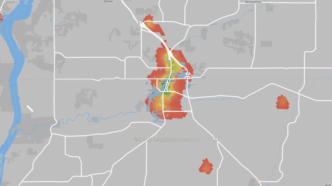 Walk Grade map of River Falls, WI, walkable areas in green and car-dependent areas in red