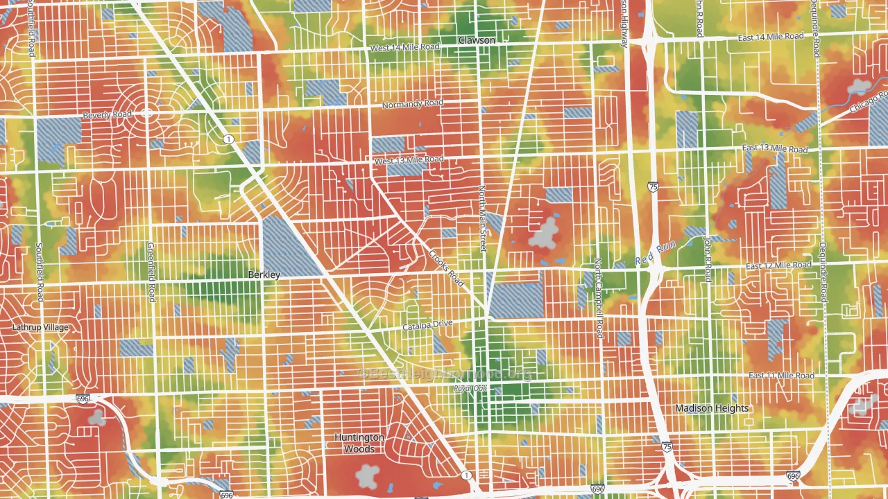 Walk Grade map of Royal Oak, MI, walkable areas in green and car-dependent areas in red