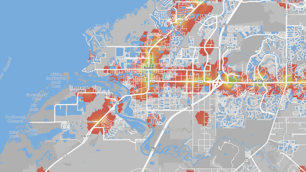 Walk Grade map of Ruskin, FL, walkable areas in green and car-dependent areas in red