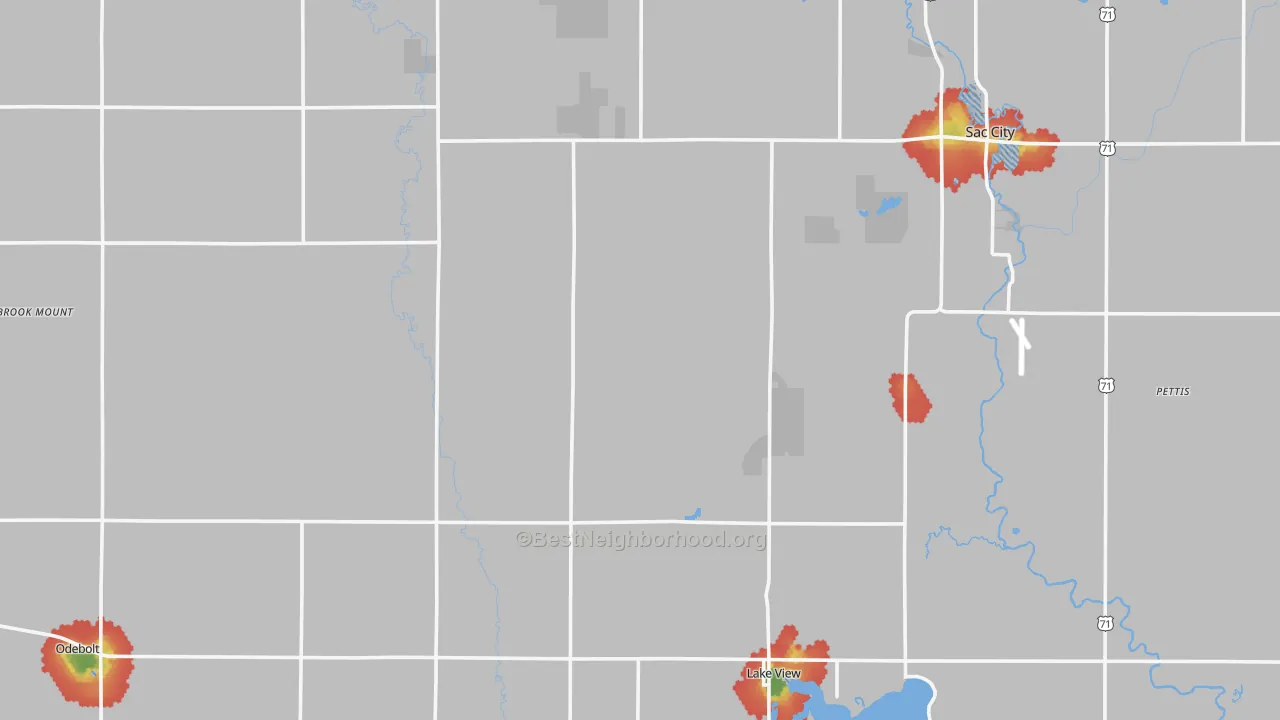 Walk Grade map of Sac County, IA, walkable areas in green and car-dependent areas in red