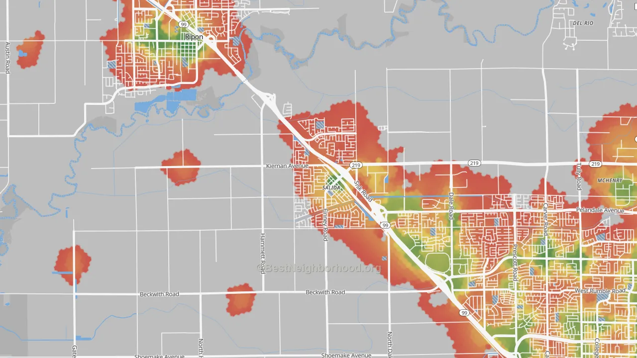 Walk Grade map of Salida, CA, walkable areas in green and car-dependent areas in red