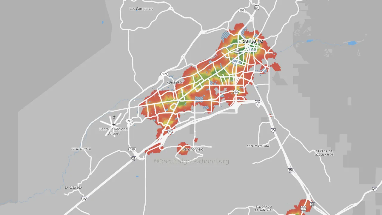Walk Grade map of Santa Fe County, NM, walkable areas in green and car-dependent areas in red