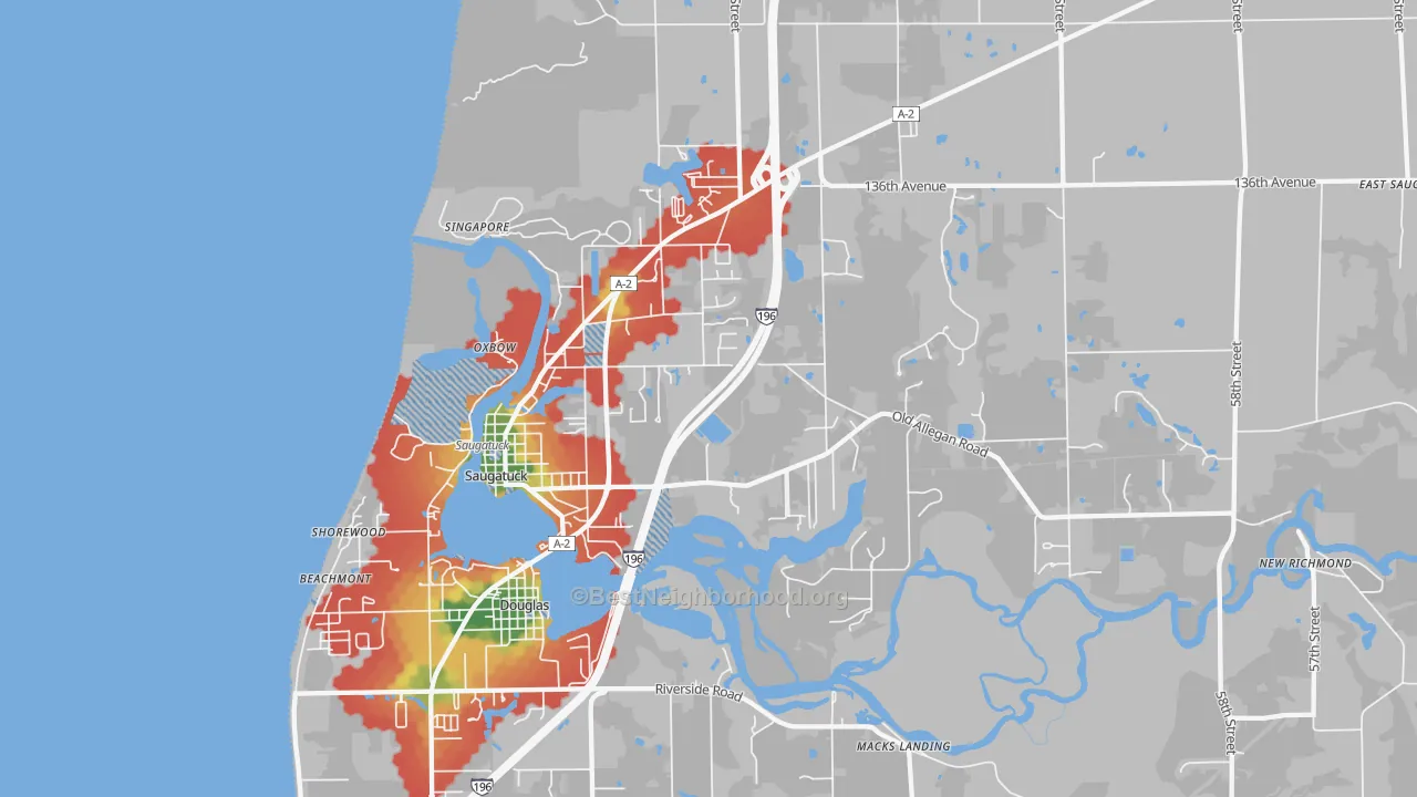 Walk Grade map of Saugatuck, MI, walkable areas in green and car-dependent areas in red