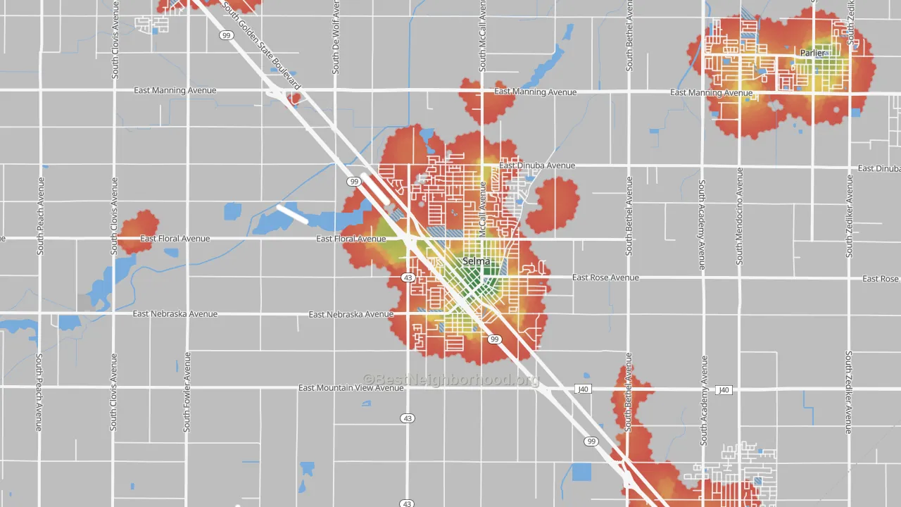Walk Grade map of Selma, CA, walkable areas in green and car-dependent areas in red