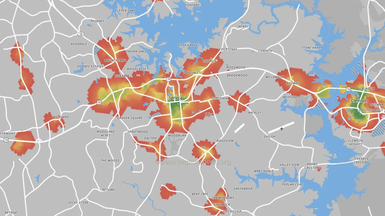 Walk Grade map of Seneca, SC, walkable areas in green and car-dependent areas in red