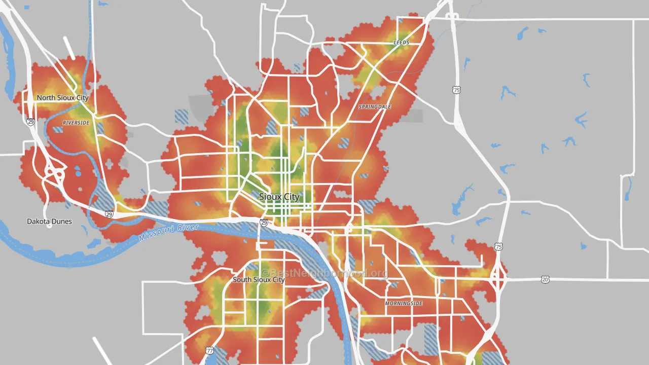 Walk Grade map of Sioux City, IA, walkable areas in green and car-dependent areas in red