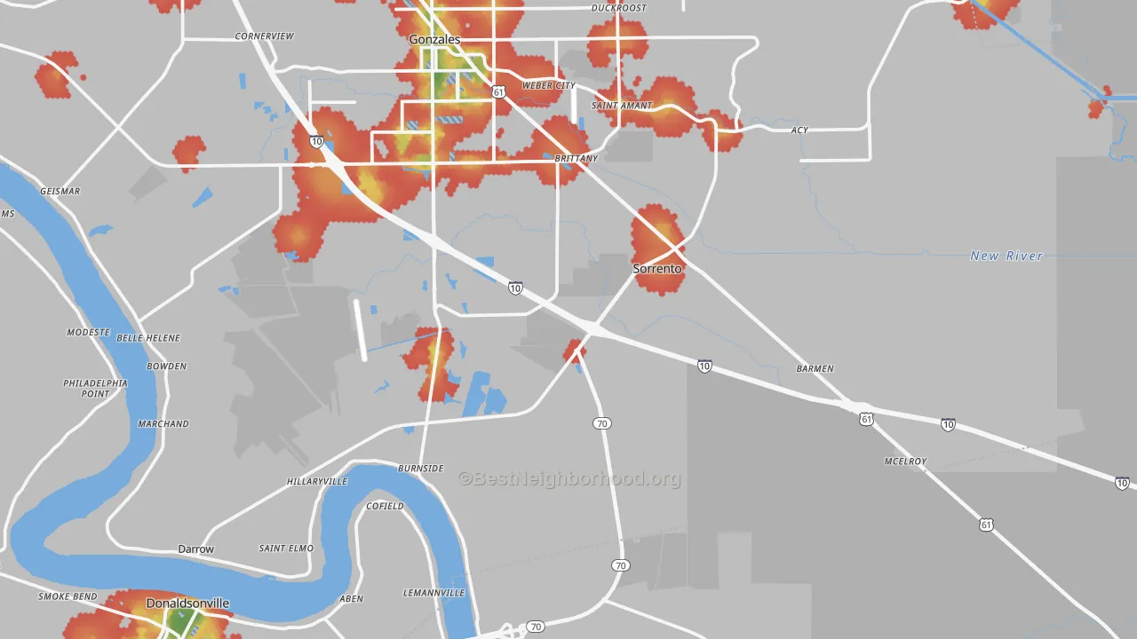Walk Grade map of Sorrento, LA, walkable areas in green and car-dependent areas in red