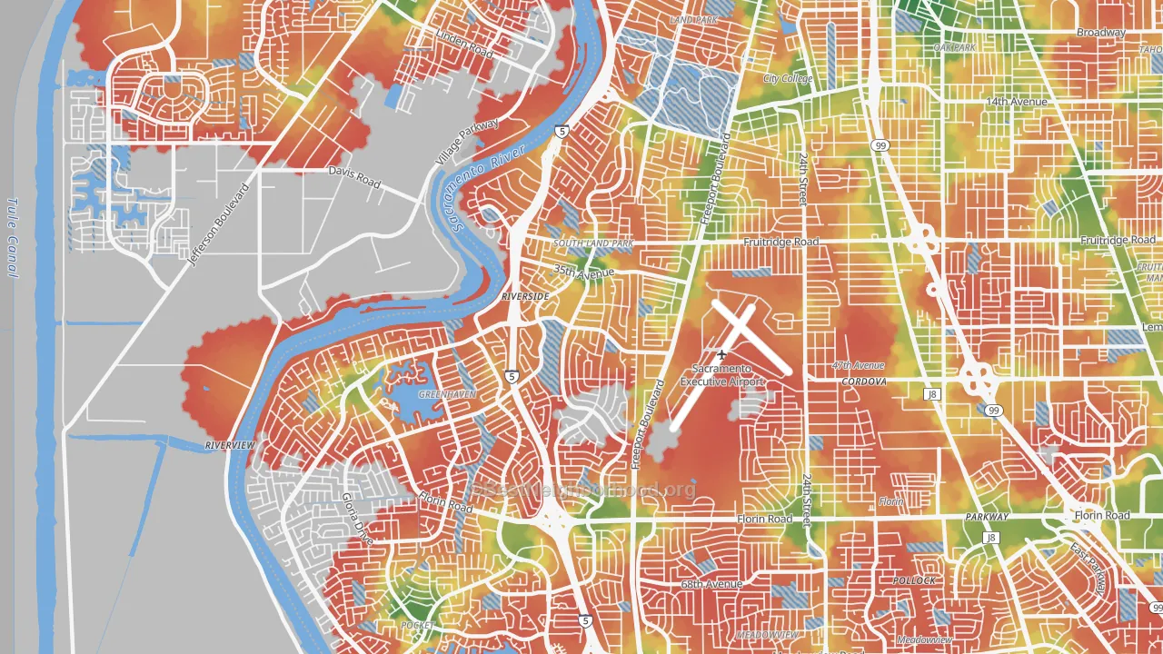 Walk Grade map of South Land Park, Sacramento, CA, walkable areas in green and car-dependent areas in red
