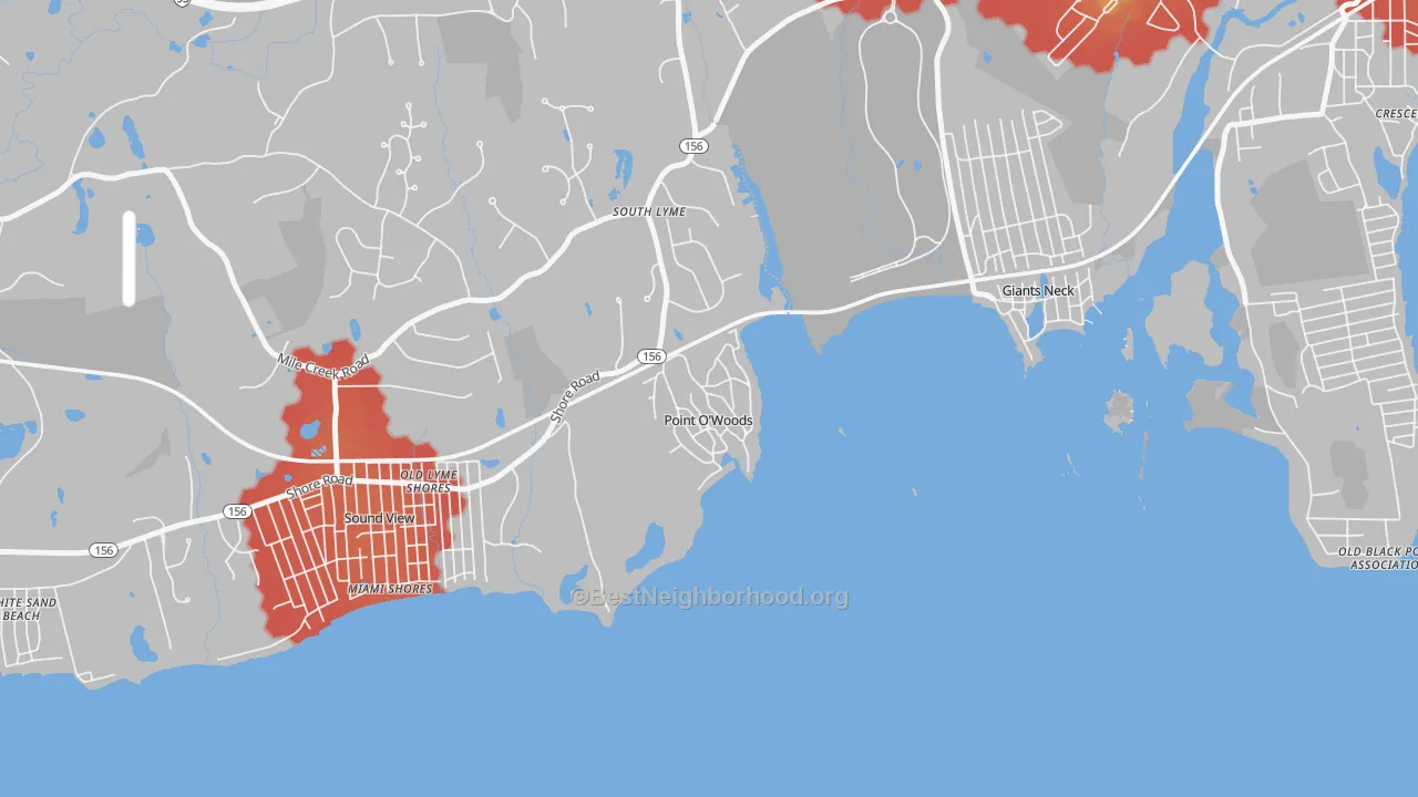 Walk Grade map of South Lyme, CT, walkable areas in green and car-dependent areas in red