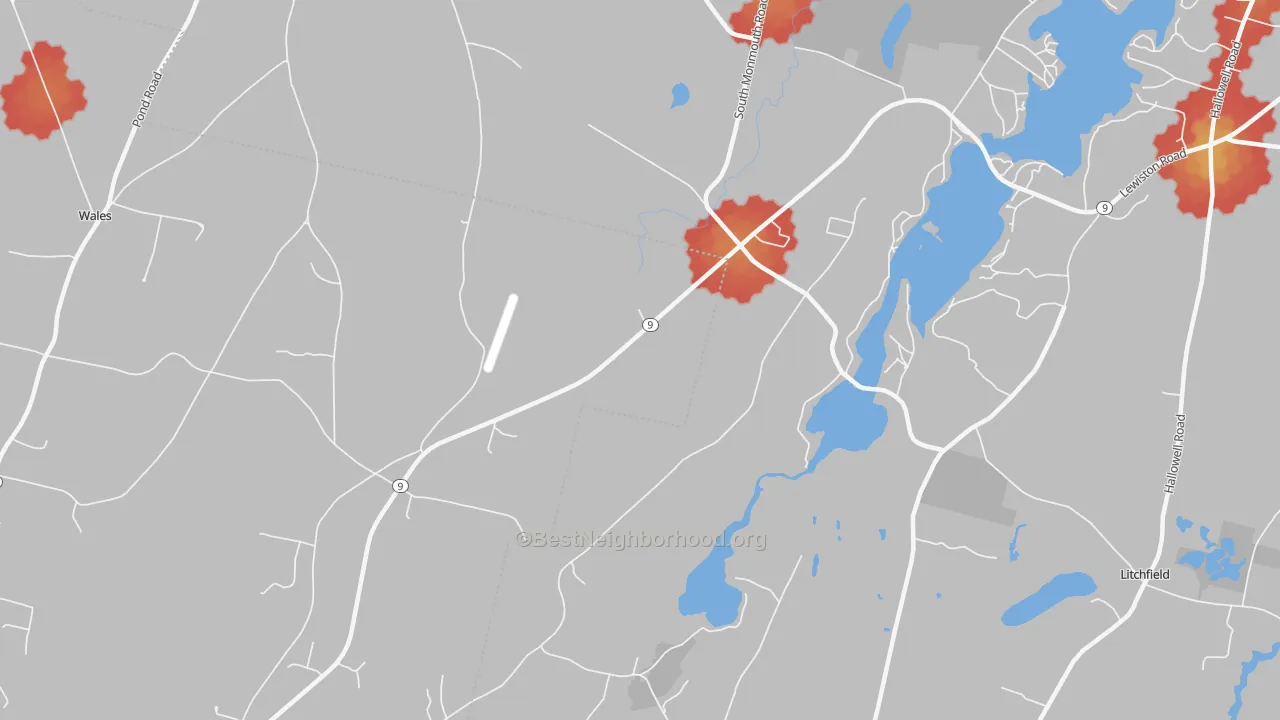 Walk Grade map of South Monmouth, ME, walkable areas in green and car-dependent areas in red