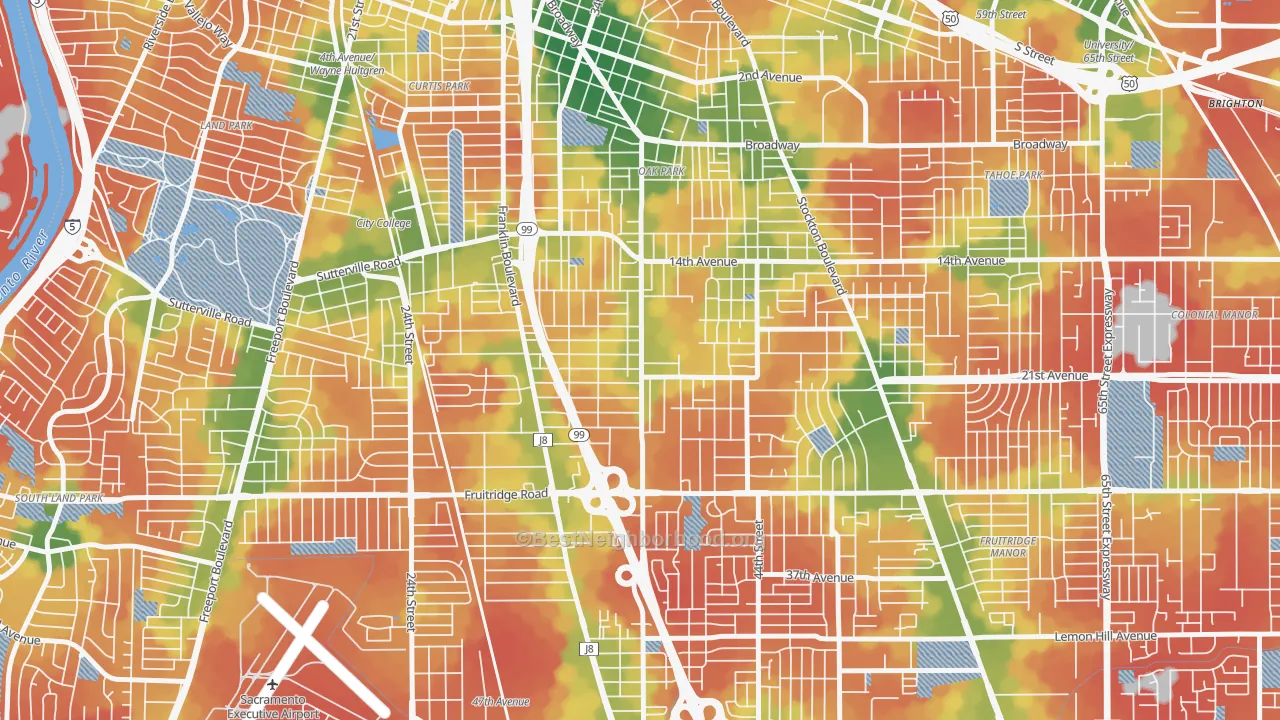 Walk Grade map of South Oak Park, Sacramento, CA, walkable areas in green and car-dependent areas in red