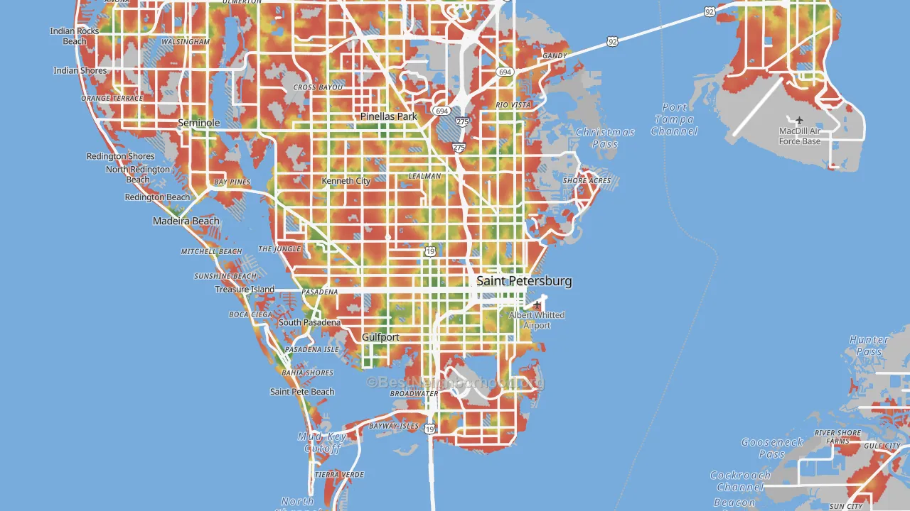 Walk Grade map of St. Petersburg, FL, walkable areas in green and car-dependent areas in red