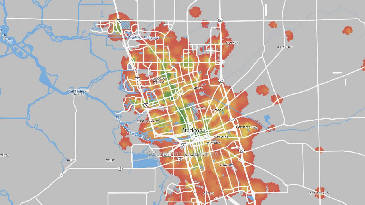Walk Grade map of Stockton, CA, walkable areas in green and car-dependent areas in red