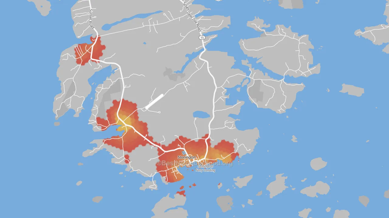 Walk Grade map of Stonington, ME, walkable areas in green and car-dependent areas in red