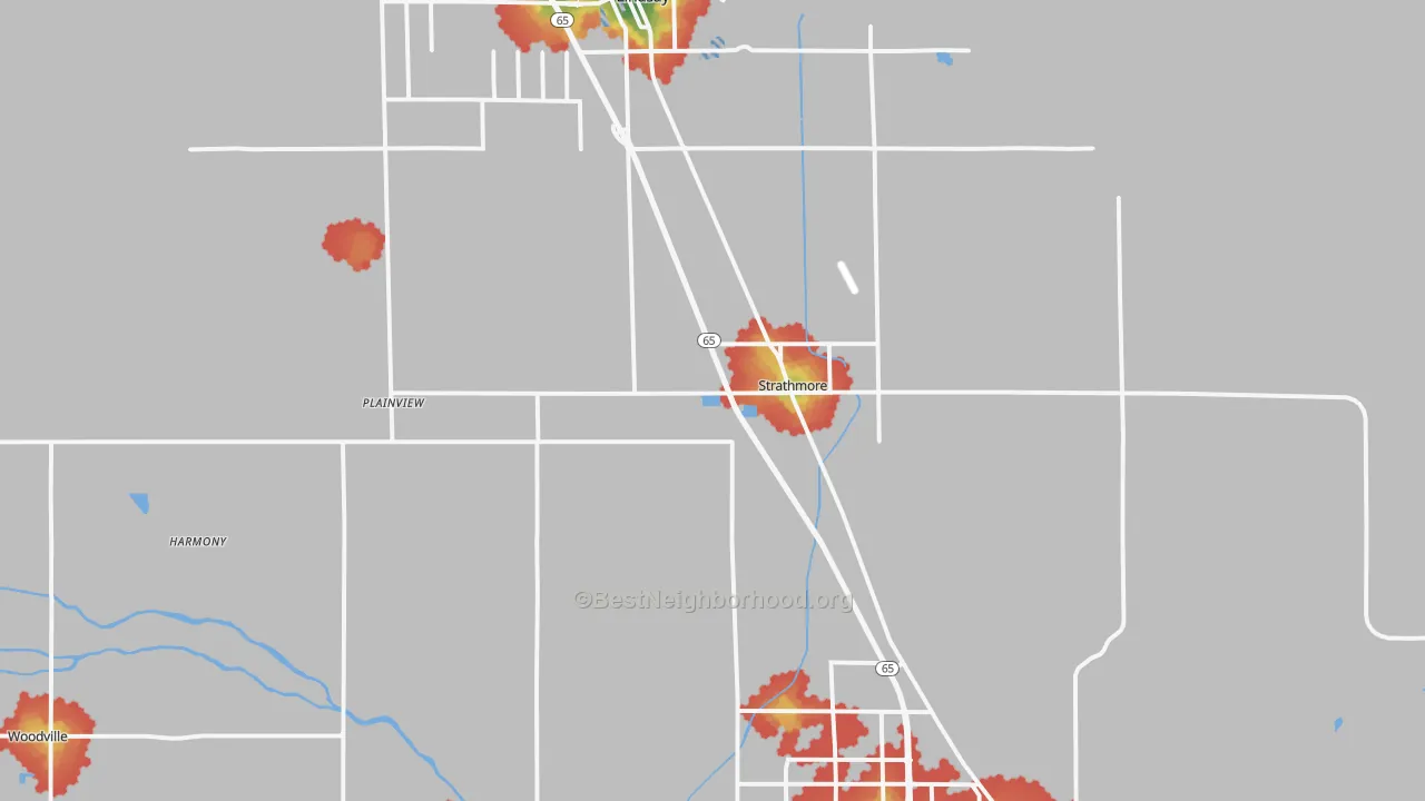 Walk Grade map of Strathmore, CA, walkable areas in green and car-dependent areas in red