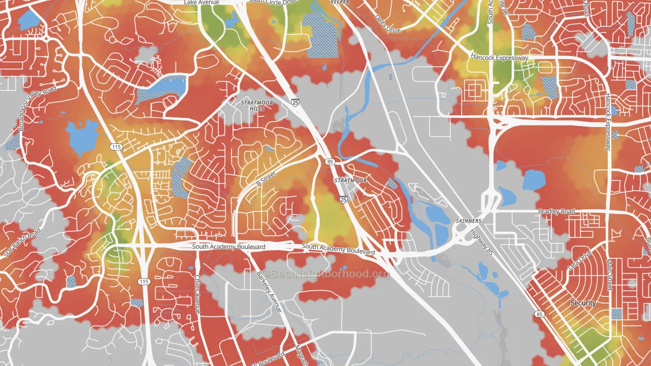 Walk Grade map of Stratmoor, CO, walkable areas in green and car-dependent areas in red
