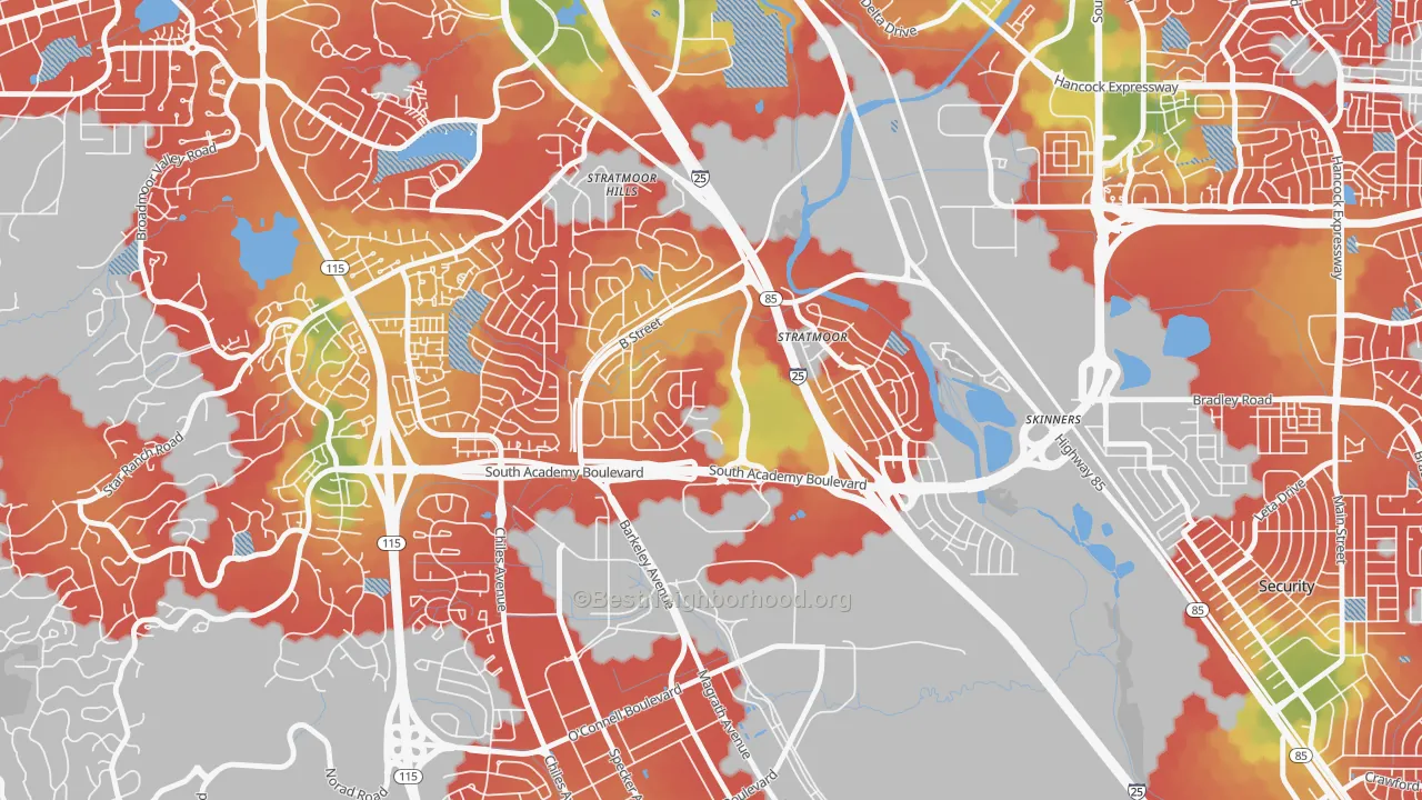 Walk Grade map of Stratmoor Hills, Stratmoor, CO, walkable areas in green and car-dependent areas in red
