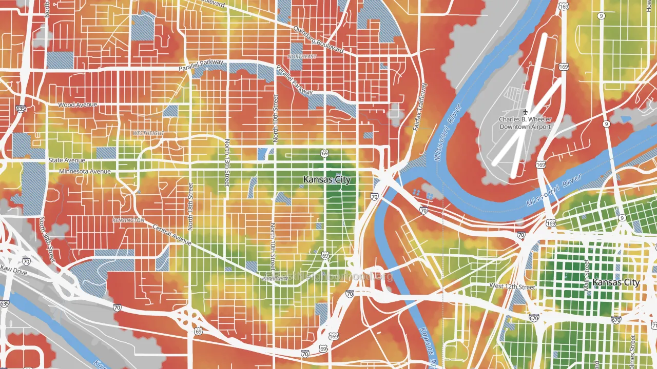 Walk Grade map of Strawberry Hill, Kansas City, KS, walkable areas in green and car-dependent areas in red