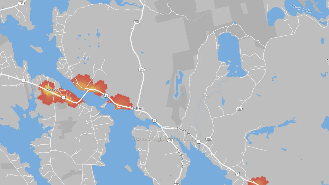 Walk Grade map of Sullivan, ME, walkable areas in green and car-dependent areas in red