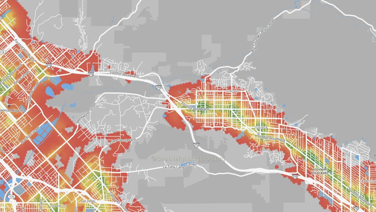 Walk Grade map of Sunland, CA, walkable areas in green and car-dependent areas in red