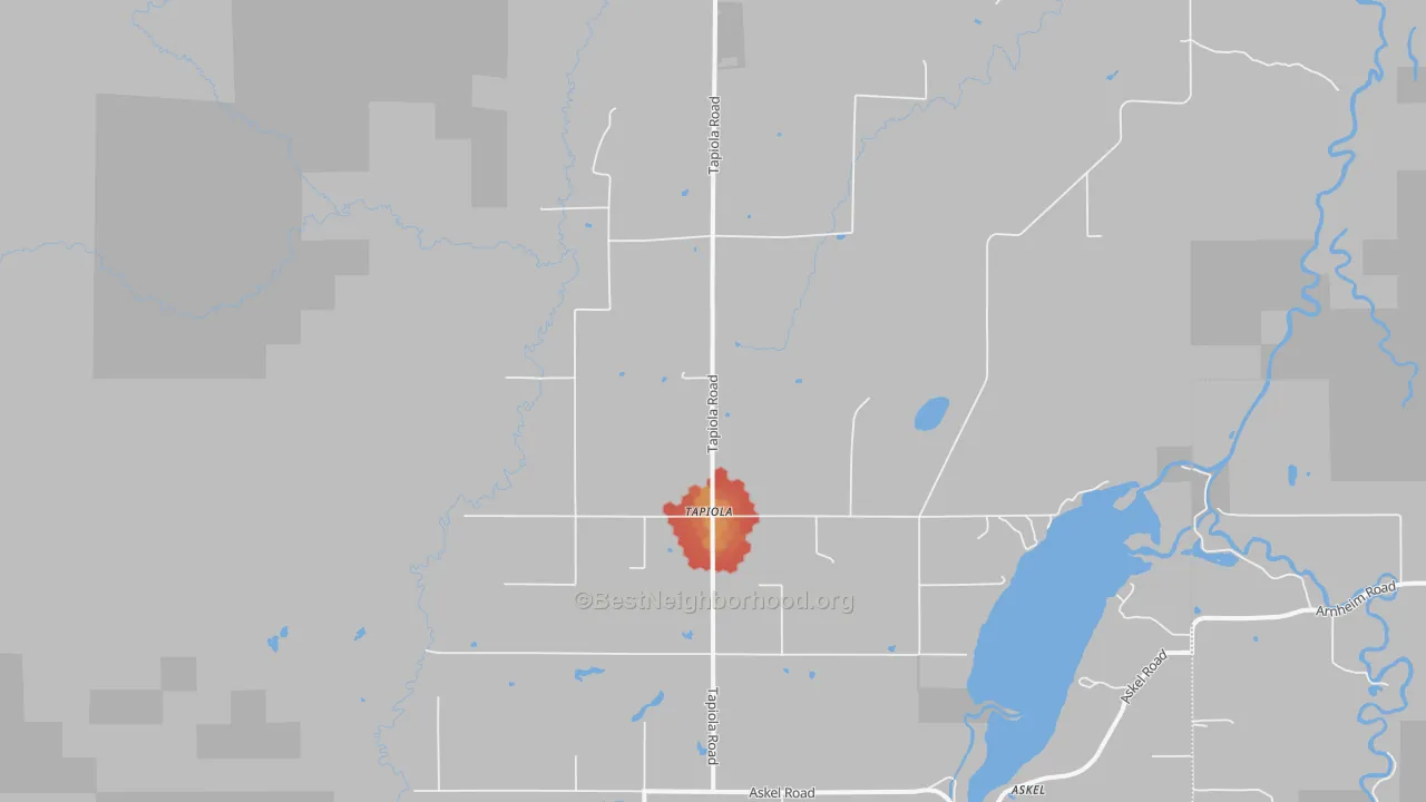 Walk Grade map of Tapiola, MI, walkable areas in green and car-dependent areas in red