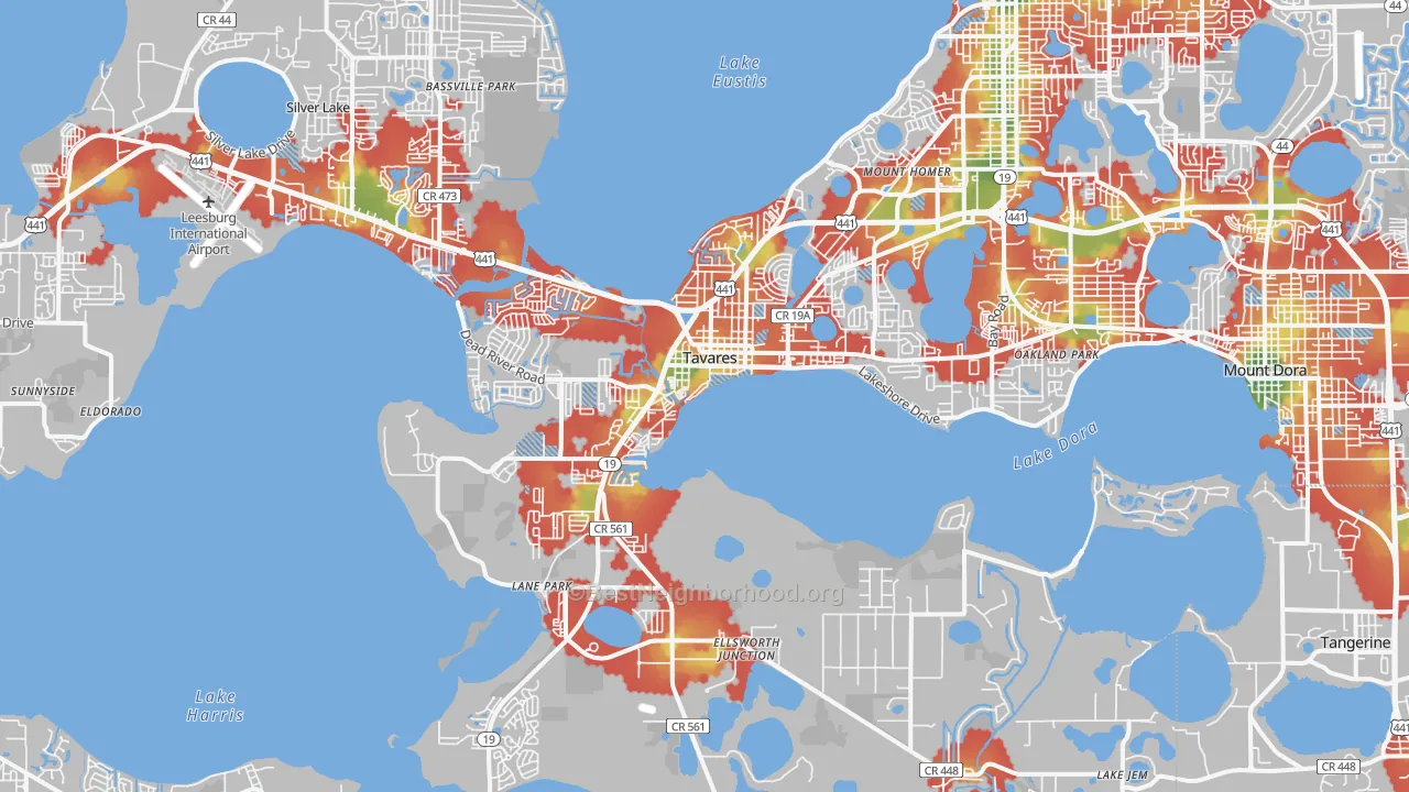 Walk Grade map of Tavares, FL, walkable areas in green and car-dependent areas in red