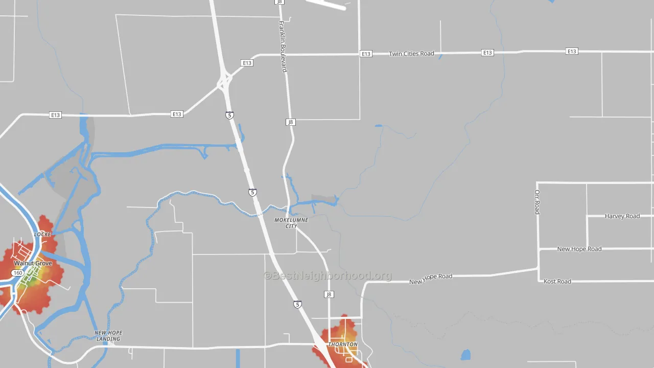 Walk Grade map of Thornton, CA, walkable areas in green and car-dependent areas in red