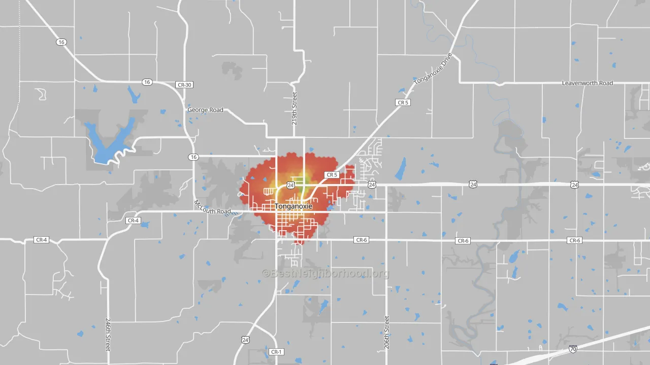 Walk Grade map of Tonganoxie, KS, walkable areas in green and car-dependent areas in red
