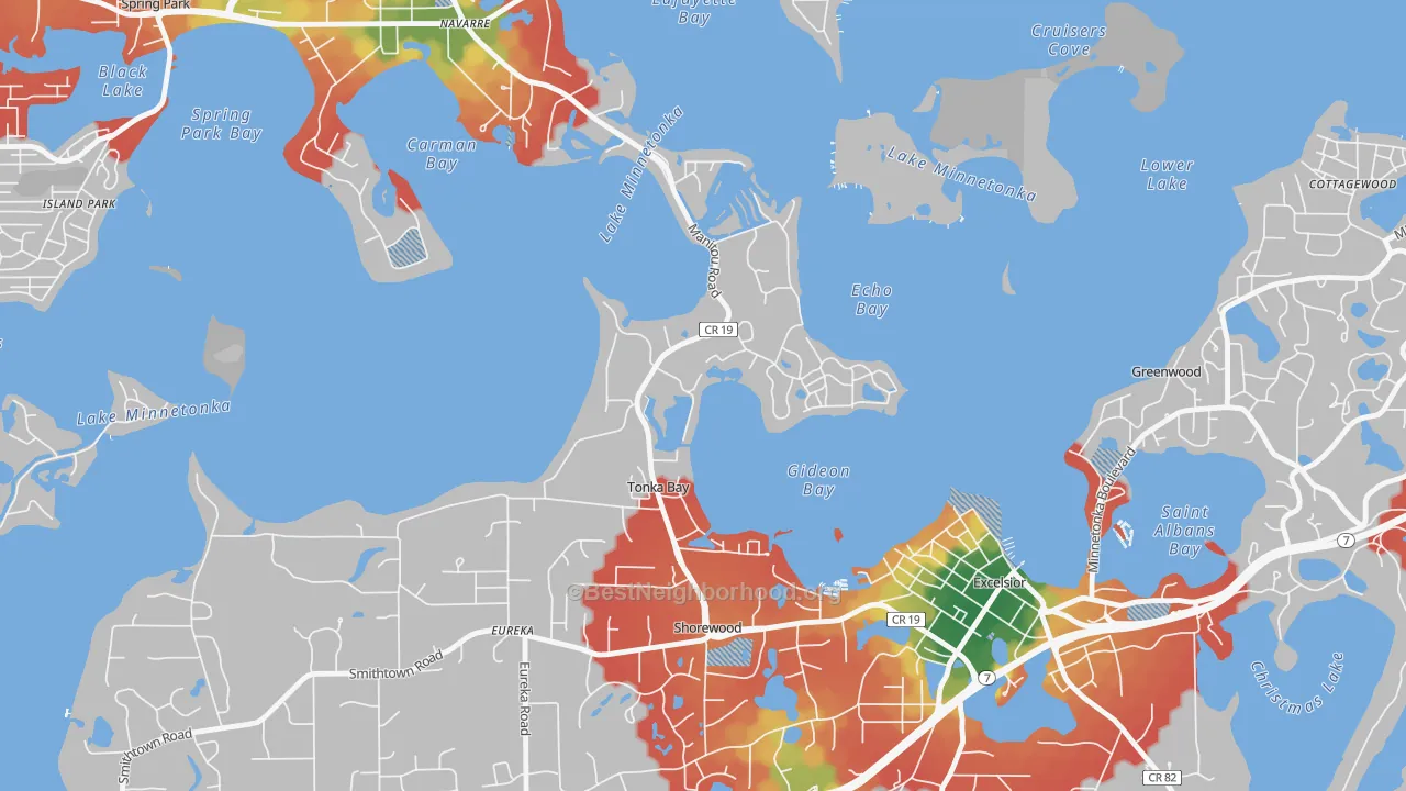 Walk Grade map of Tonka Bay, MN, walkable areas in green and car-dependent areas in red