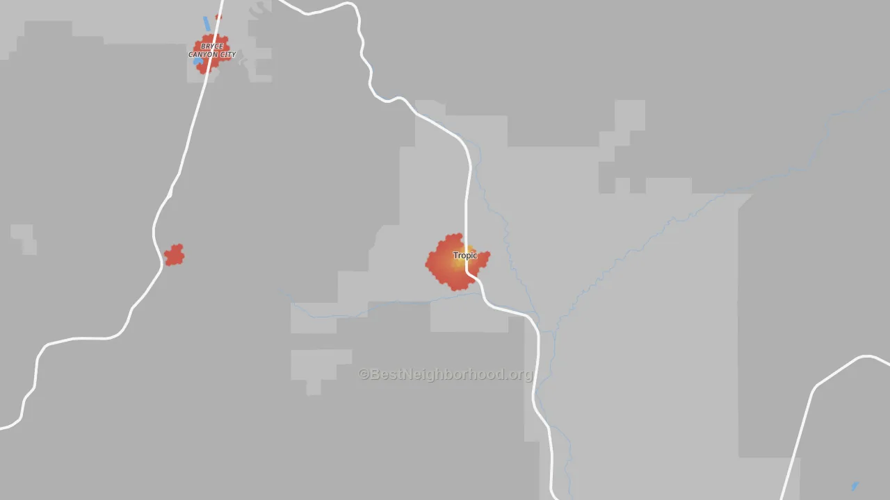 Walk Grade map of Tropic, UT, walkable areas in green and car-dependent areas in red